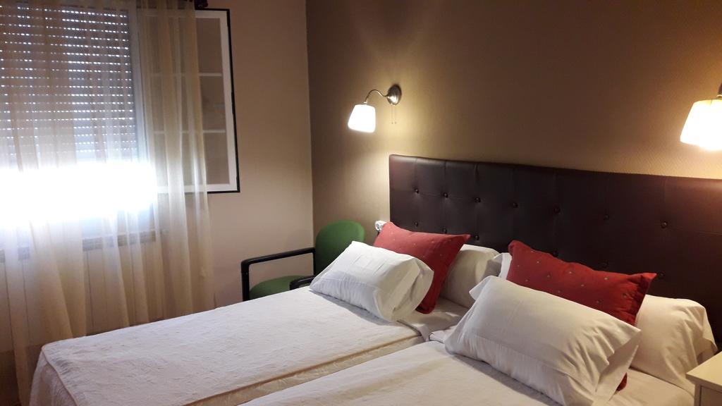 Hostal Martin - Sanabria Ribadelago Zewnętrze zdjęcie