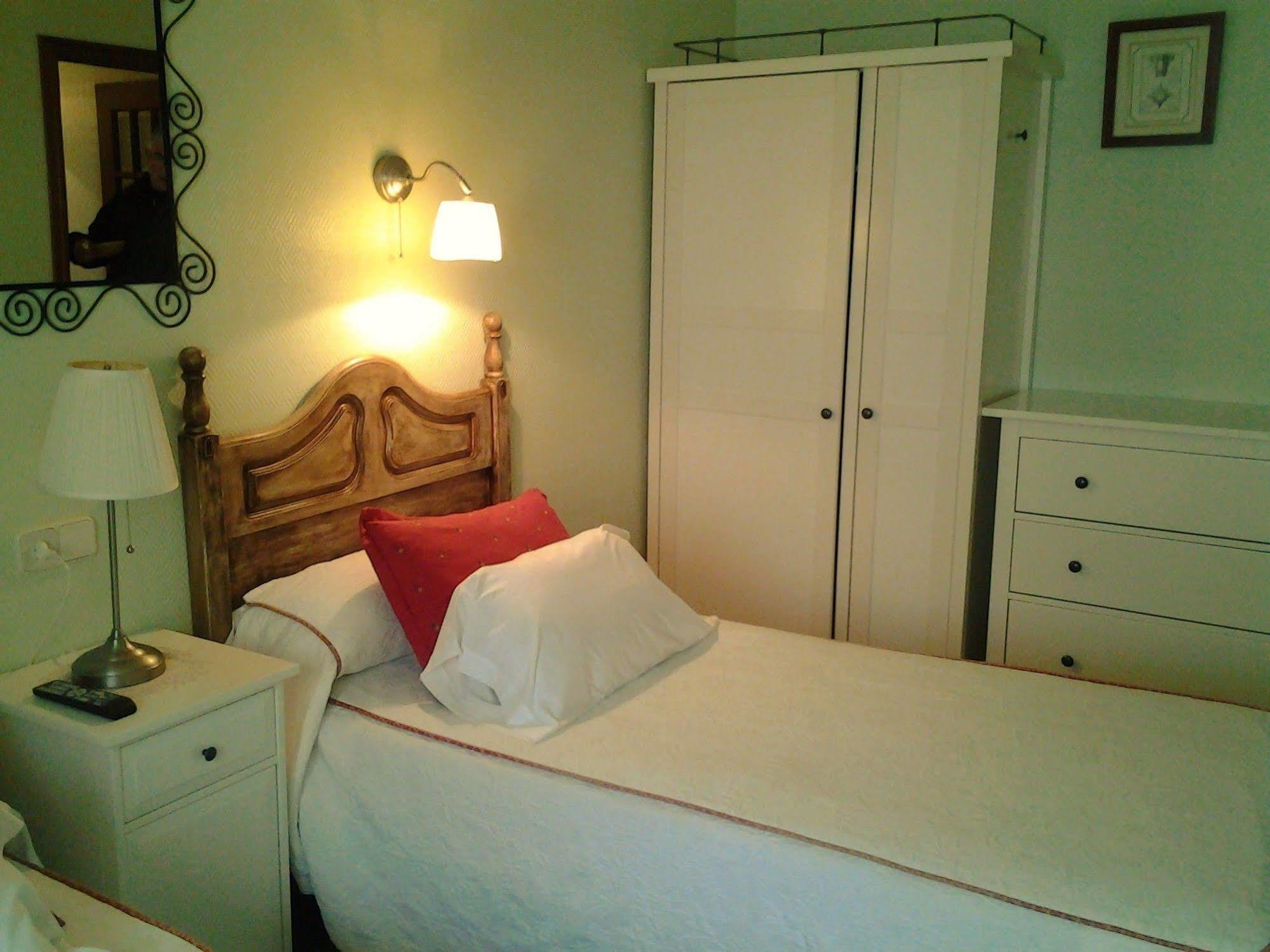 Hostal Martin - Sanabria Ribadelago Zewnętrze zdjęcie