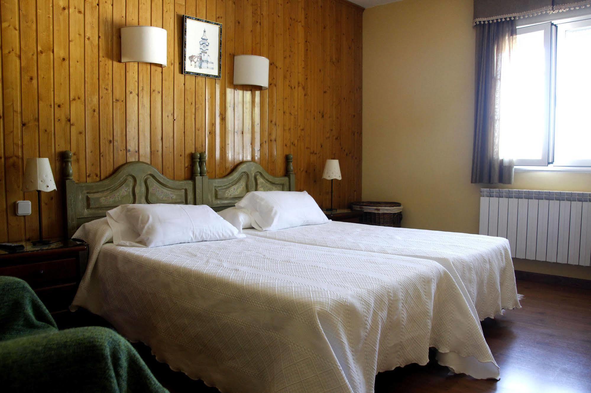 Hostal Martin - Sanabria Ribadelago Zewnętrze zdjęcie